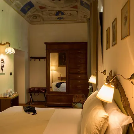 La Dimora Dell'artista Pensión 3*